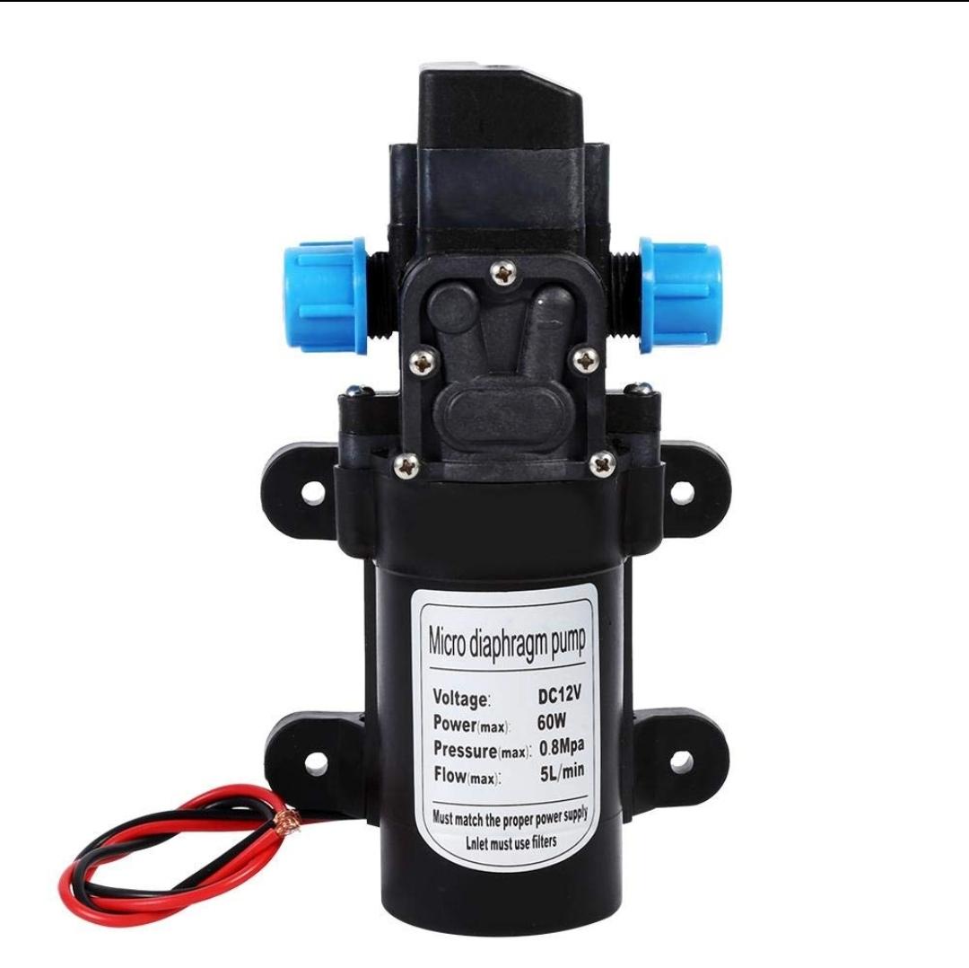 Especial para casa rodante. Desconecta automáticamente con la presión de agua. 
Consumo 6 Ah
Capacidad 6 litros por minuto.